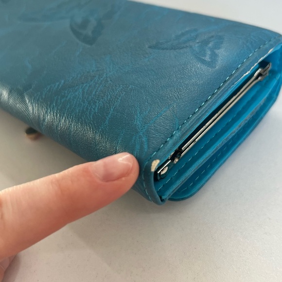 Elegant Teal Embellished Wallet - Picture 5 of 11